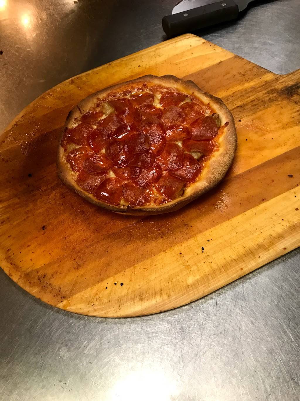 Augies Pizza | restaurant | 6901 Rockside Rd, Independence, OH 44131, USA | 2165730300 OR +1 216-573-0300