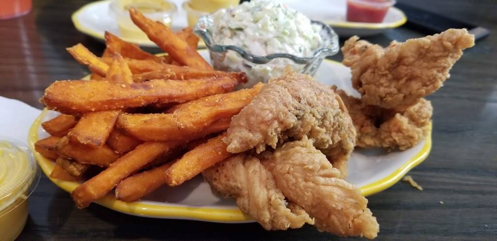 Carey Hilliards | restaurant | 3316 Skidaway Rd, Savannah, GA 31404, USA | 9123547240 OR +1 912-354-7240