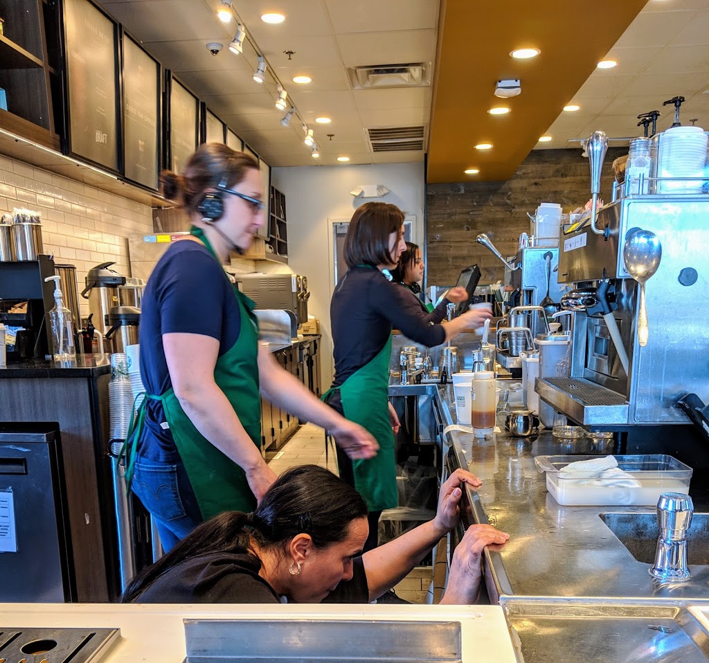 Starbucks | cafe | 635 N Main St, Providence, RI 02904, USA | 4014069151 OR +1 401-406-9151