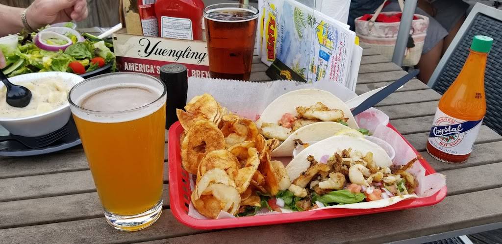 Berts Bar & Grill | restaurant | 4271 Pine Island Rd, Matlacha, FL 33993, USA | 2392823232 OR +1 239-282-3232