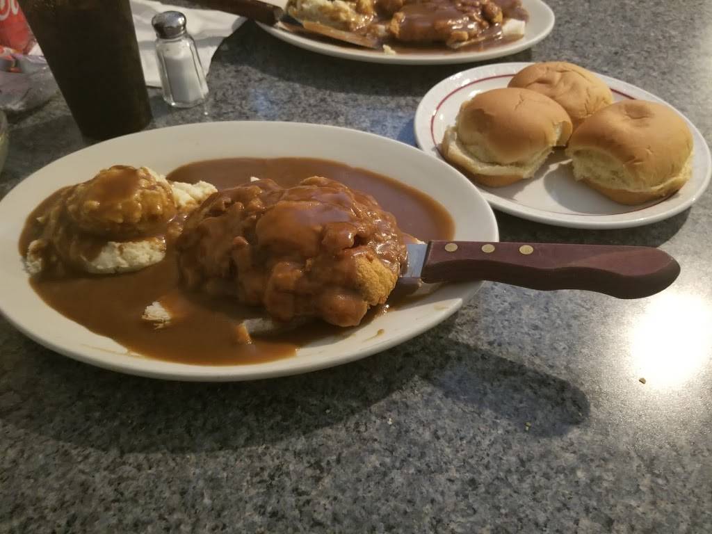 Cissna Park Family Restaurant | restaurant | 104 N 2nd St, Cissna Park, IL 60924, USA | 8154572994 OR +1 815-457-2994