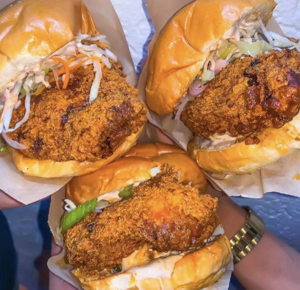 Ako Chicken Sandwich | restaurant | 10505 Telephone Rd, Houston, TX 77075, USA | 8328084298 OR +1 832-808-4298