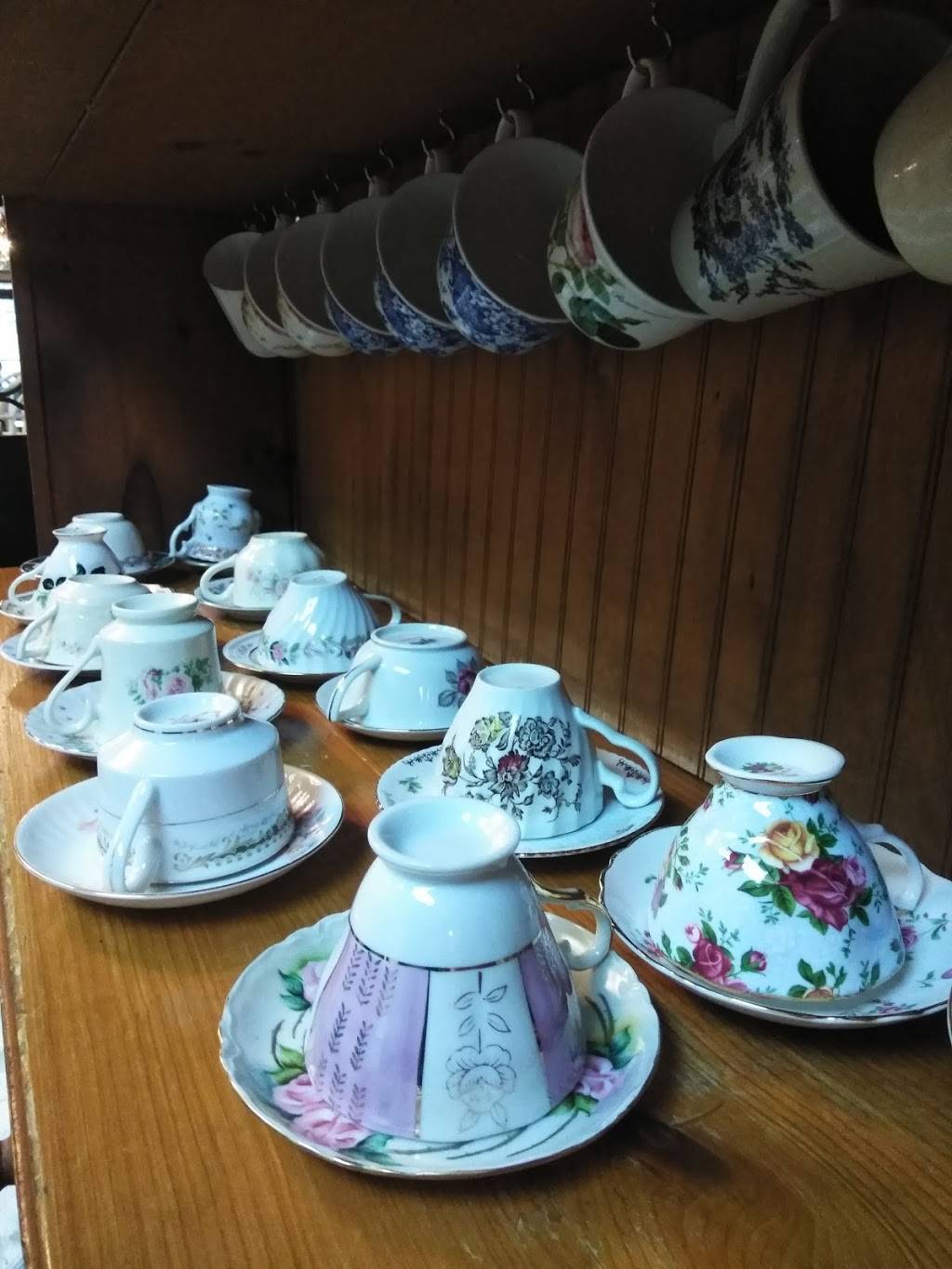 Dianes Creations & Tea Room | restaurant | 114 Broadway, Kissimmee, FL 34741, USA | 4072014733 OR +1 407-201-4733