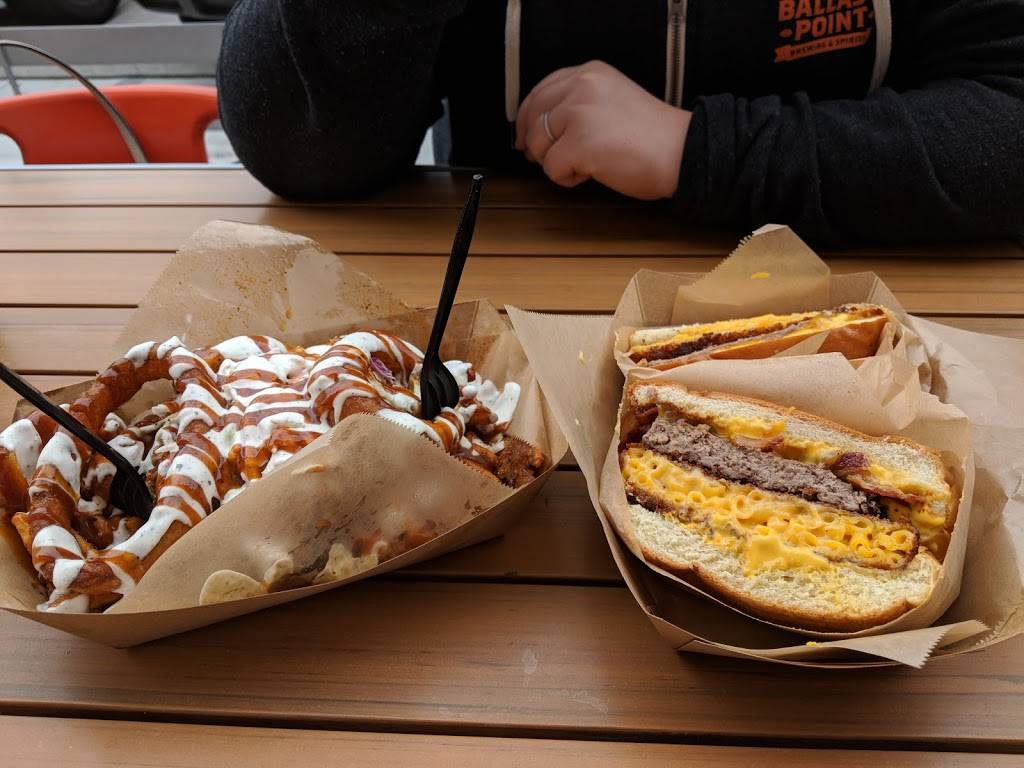 Funky Burgers and Fries | restaurant | 101 W Washington Ave, El Cajon, CA 92020, USA | 6193282929 OR +1 619-328-2929