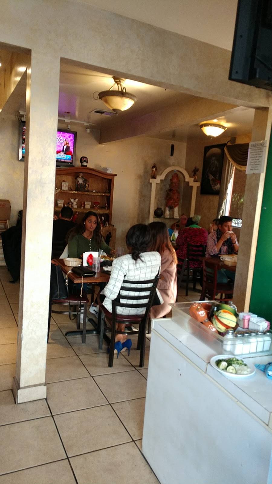Rincon Oaxaqueno | restaurant | 1544 N Western Ave, Los Angeles, CA 90027, USA | 3239572293 OR +1 323-957-2293