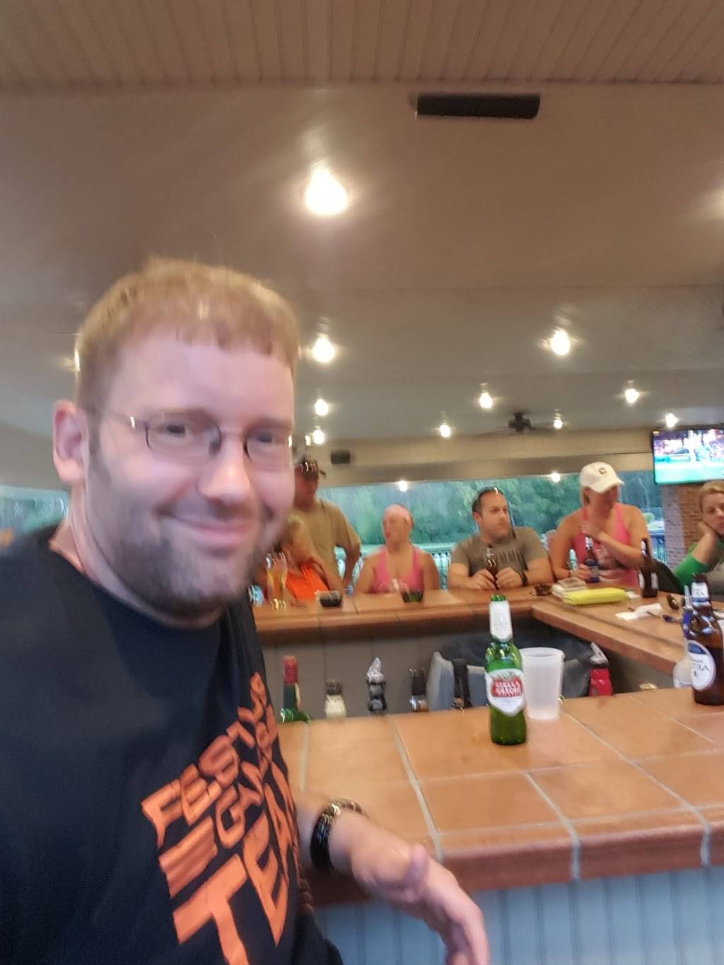 Snappers Bar & Grill | restaurant | 332 E Liberty Ln, Danville, IL 61832, USA | 2174423320 OR +1 217-442-3320