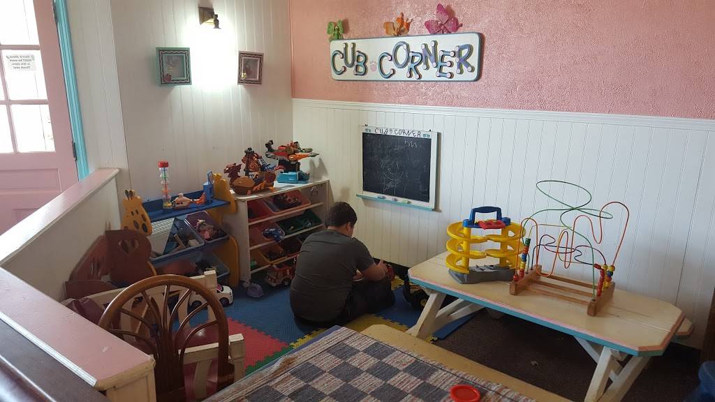 Sugar Bear | restaurant | 101 W Michigan Ave, Paw Paw, MI 49079, USA | 2696574841 OR +1 269-657-4841