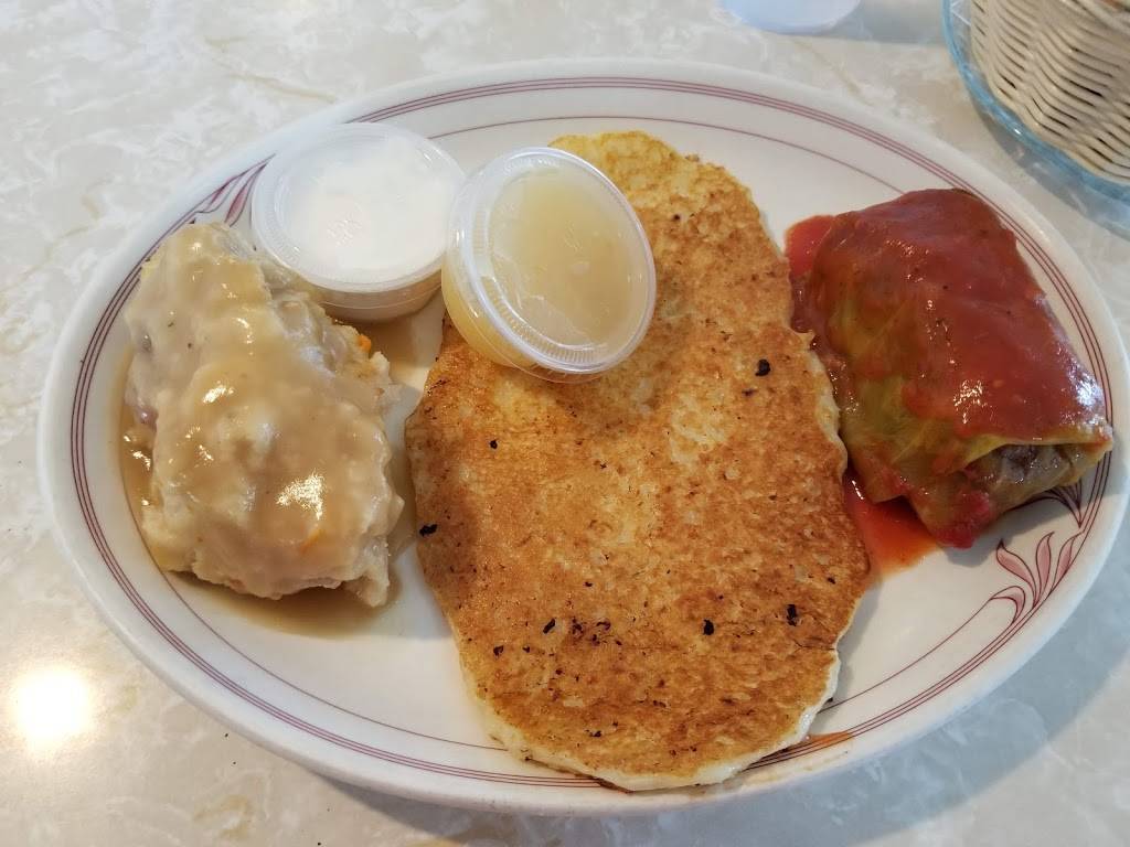 Lukichs Family Dining | restaurant | 3900 Rochester Rd, Troy, MI 48083, USA | 2485289955 OR +1 248-528-9955