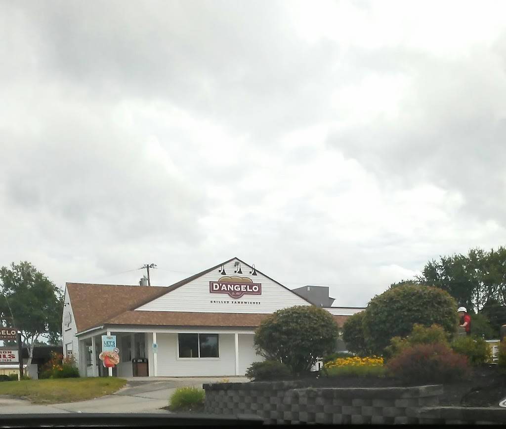DAngelo Grilled Sandwiches | restaurant | 213 Center St, Auburn, ME 04210, USA | 2077836334 OR +1 207-783-6334