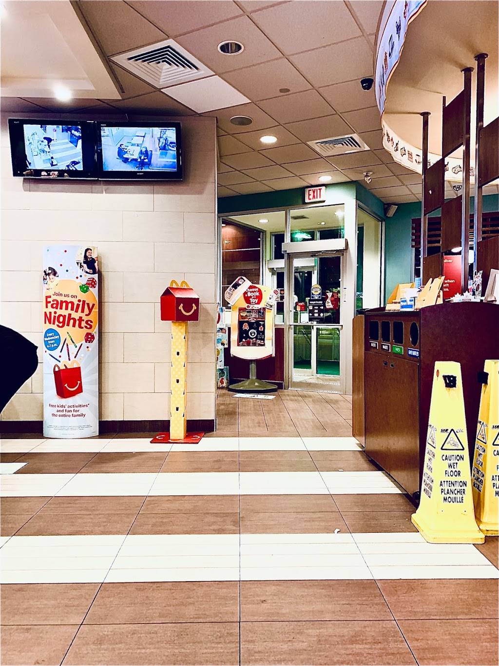 McDonalds | cafe | 40 Sportsworld Dr, Kitchener, ON N2P 2J1, Canada | 5196531901 OR +1 519-653-1901