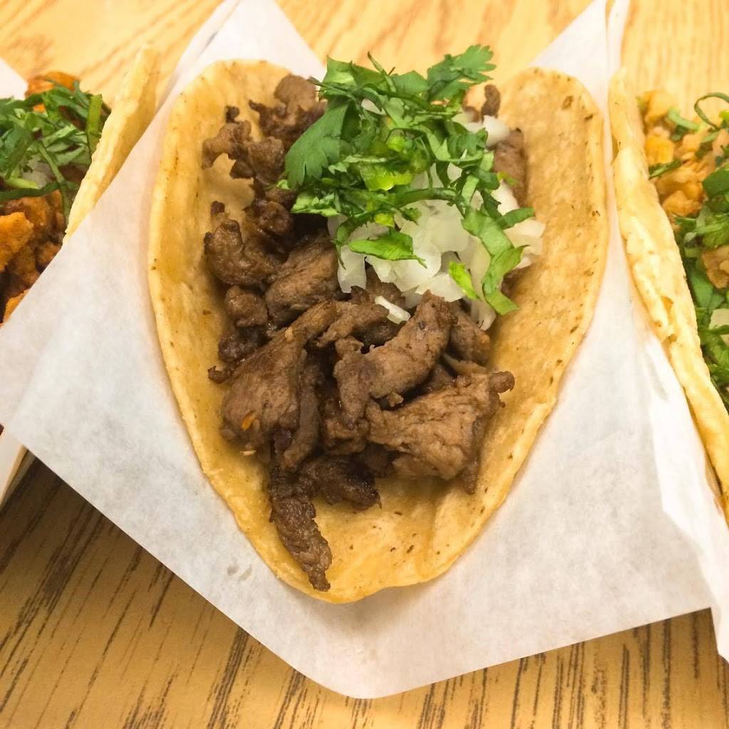 Pupuseria & Restaurant "El Cuscatleco" | restaurant | 3125 W Lawrence Ave, Chicago, IL 60625, USA | 7735390977 OR +1 773-539-0977