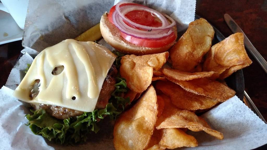 The Crossings Restaurant & Brew Pub | restaurant | 45 S Main St, Putnam, CT 06260, USA | 8609283663 OR +1 860-928-3663