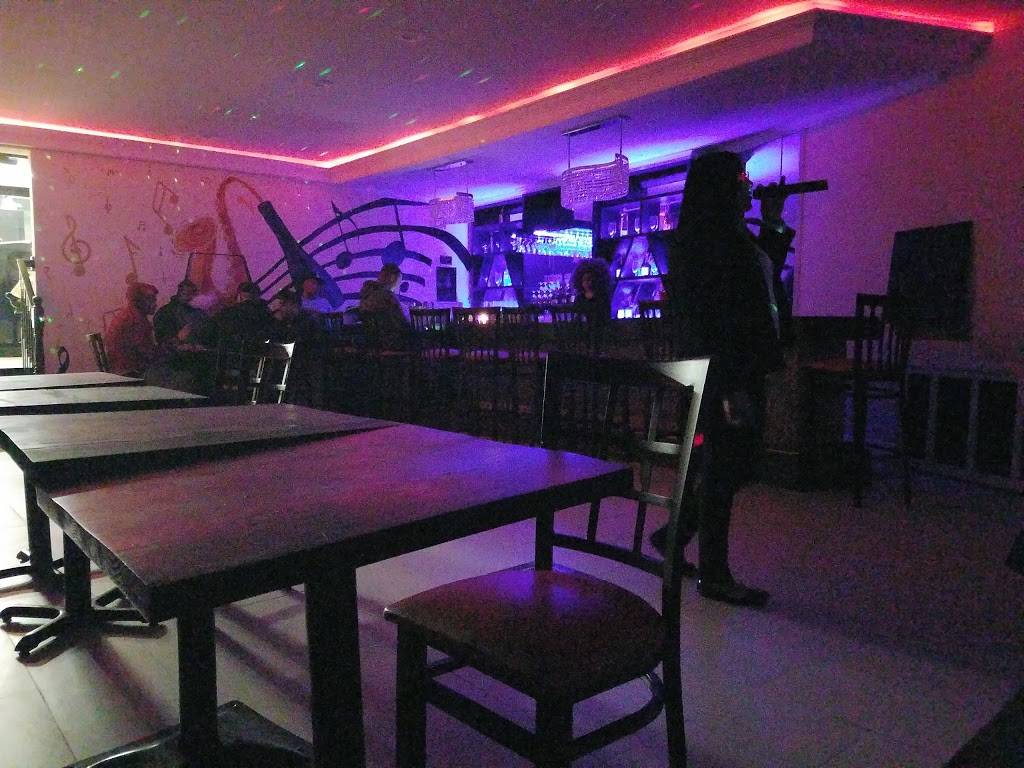 El Punto Restaurant | restaurant | 152 23rd Ave, Paterson, NJ 07513, USA | 9739255423 OR +1 973-925-5423