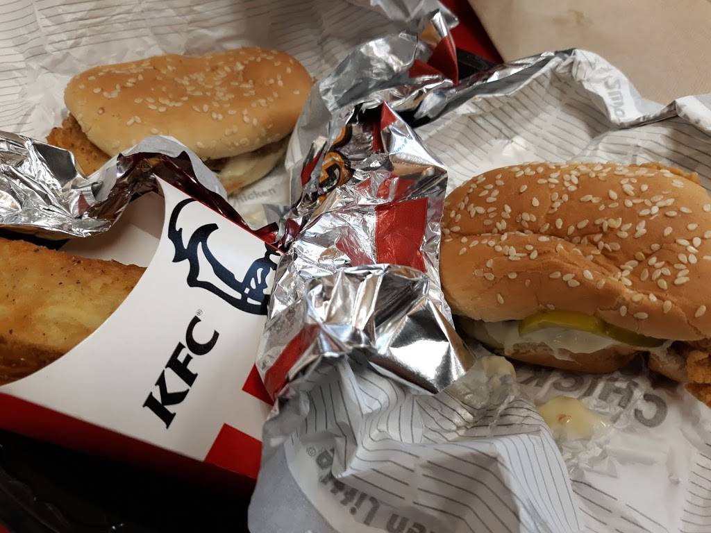 KFC | restaurant | 3202 IL-159, Glen Carbon, IL 62034, USA | 6186920770 OR +1 618-692-0770