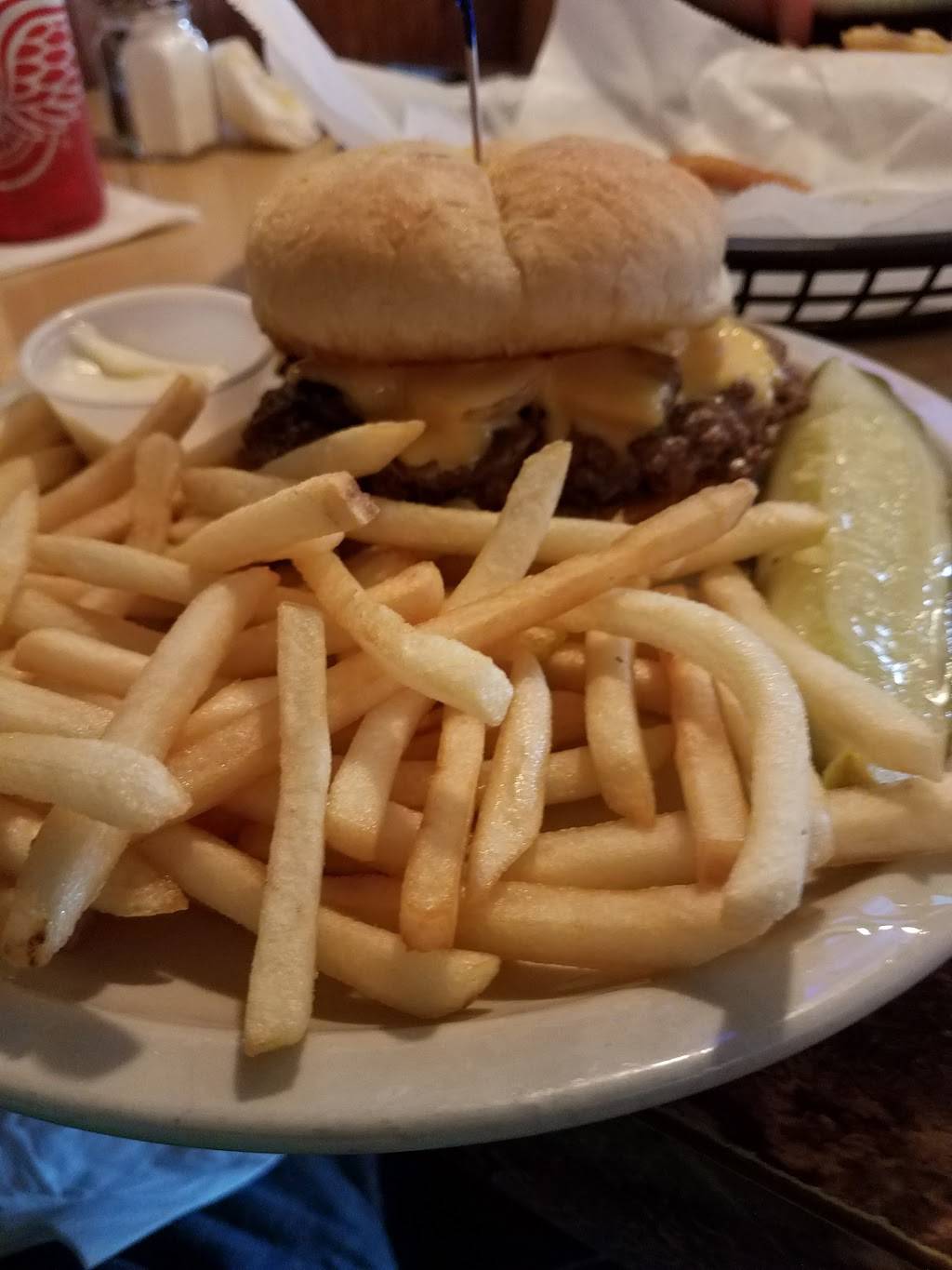 Prushs Bar & Grill | restaurant | 1212 Eureka Rd, Wyandotte, MI 48192, USA | 7342826535 OR +1 734-282-6535