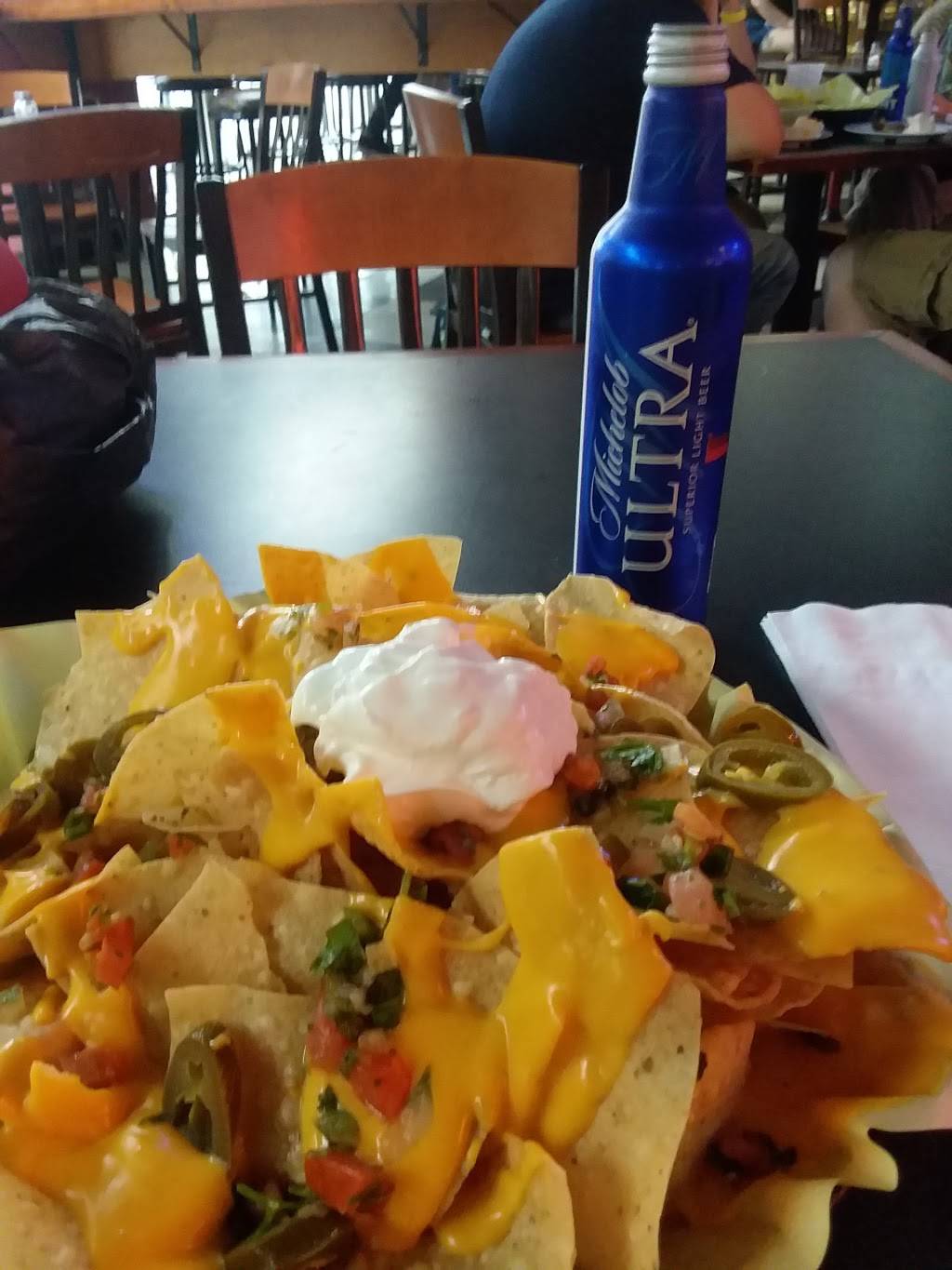 Home Plate Bar & Grill | restaurant | 1800 Texas Ave, Houston, TX 77003, USA | 7132221993 OR +1 713-222-1993