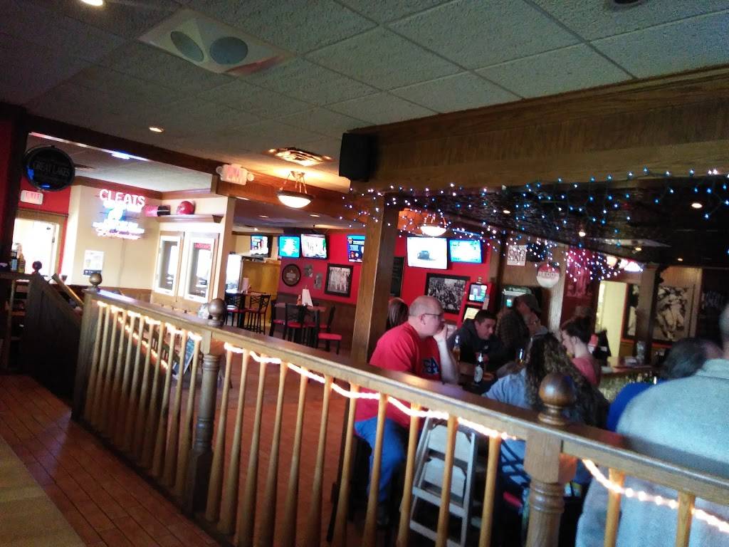 Cleats Chardon | restaurant | 602 South St, Chardon, OH 44024, USA | 4402858222 OR +1 440-285-8222