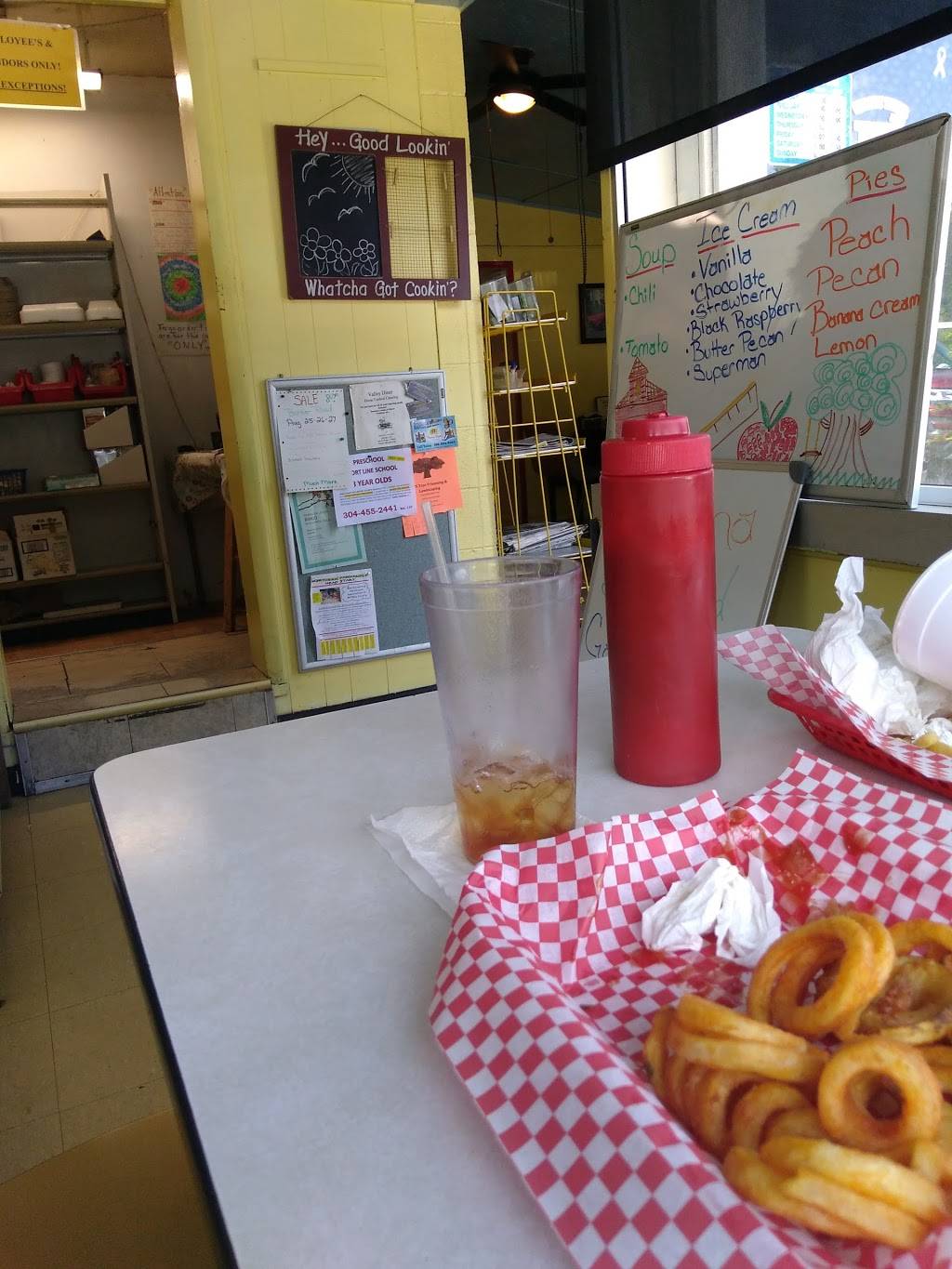 Valley Diner | restaurant | State Hwy 20, Pine Grove, WV 26437, USA | 3048892166 OR +1 304-889-2166