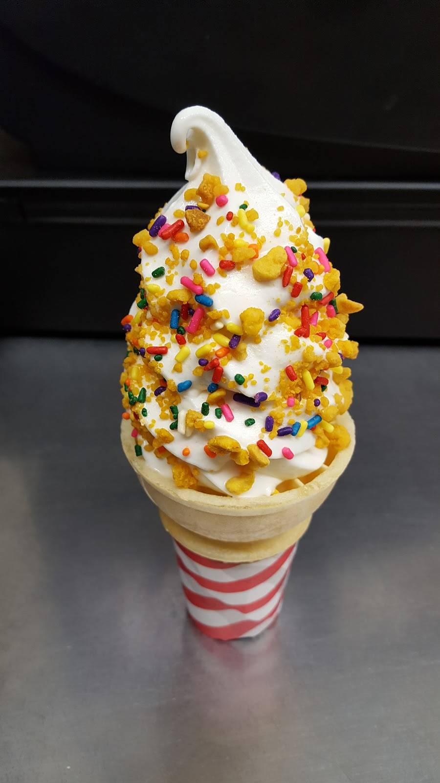 Coney Land | meal takeaway | 1960 Whitehall Rd, Muskegon, MI 49445, USA | 2317448030 OR +1 231-744-8030