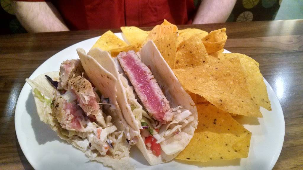 Hy-Vee Market Grille | restaurant | 16150 Pilot Knob Rd, Lakeville, MN 55044, USA | 9524239352 OR +1 952-423-9352