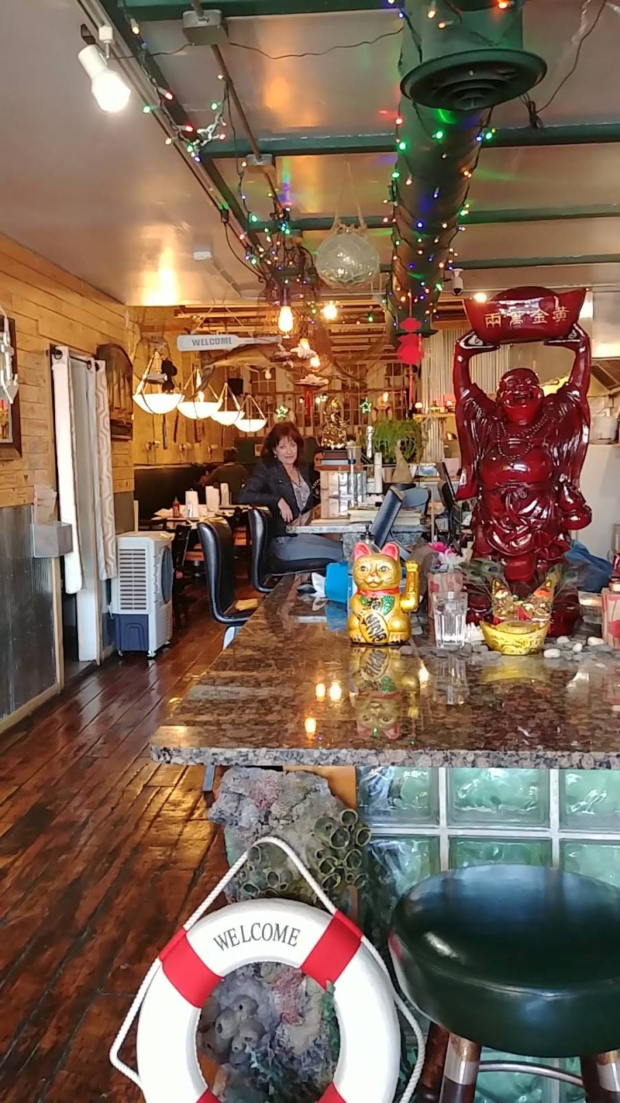 Asian Cajun | restaurant | 2021, 2428 N Ashland Ave, Chicago, IL 60614, USA | 7738285642 OR +1 773-828-5642