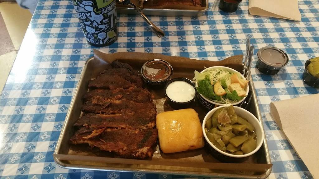 Dickeys Barbecue Pit | restaurant | 624 Corwin Nixon Blvd, South Lebanon, OH 45065, USA | 5137701026 OR +1 513-770-1026