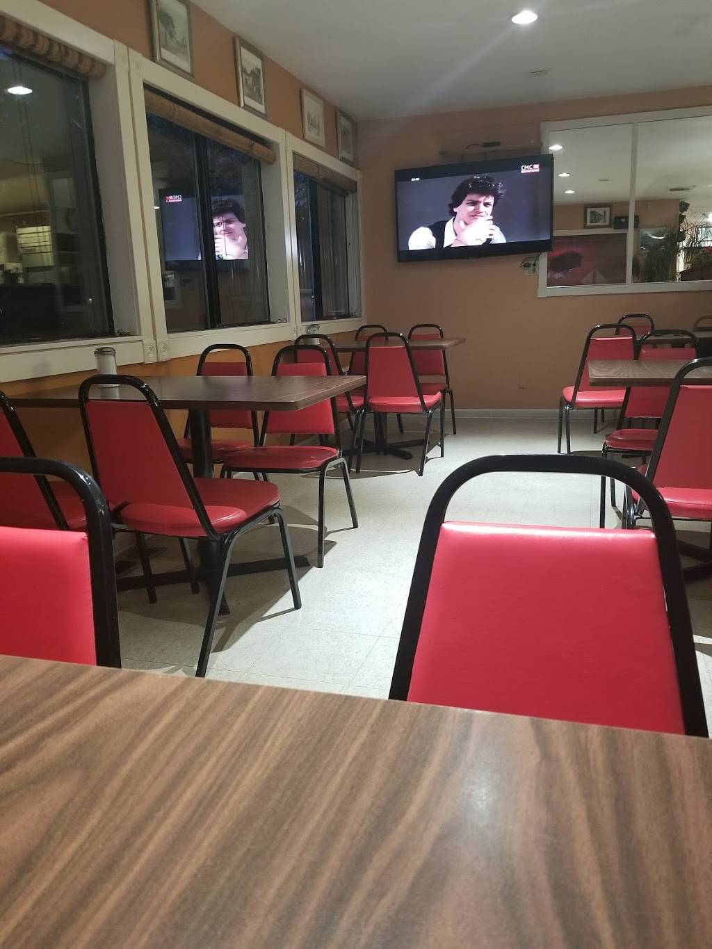 Dinos Grill | restaurant | 14432 Military Rd S #1, Tukwila, WA 98168, USA | 2064374003 OR +1 206-437-4003