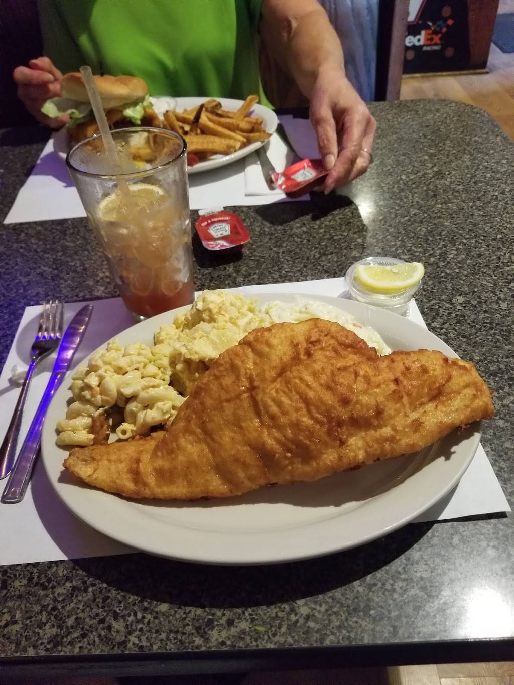 Genes Junkyard Bar & Grill | restaurant | 501 Young St, Tonawanda, NY 14150, USA | 7167431866 OR +1 716-743-1866