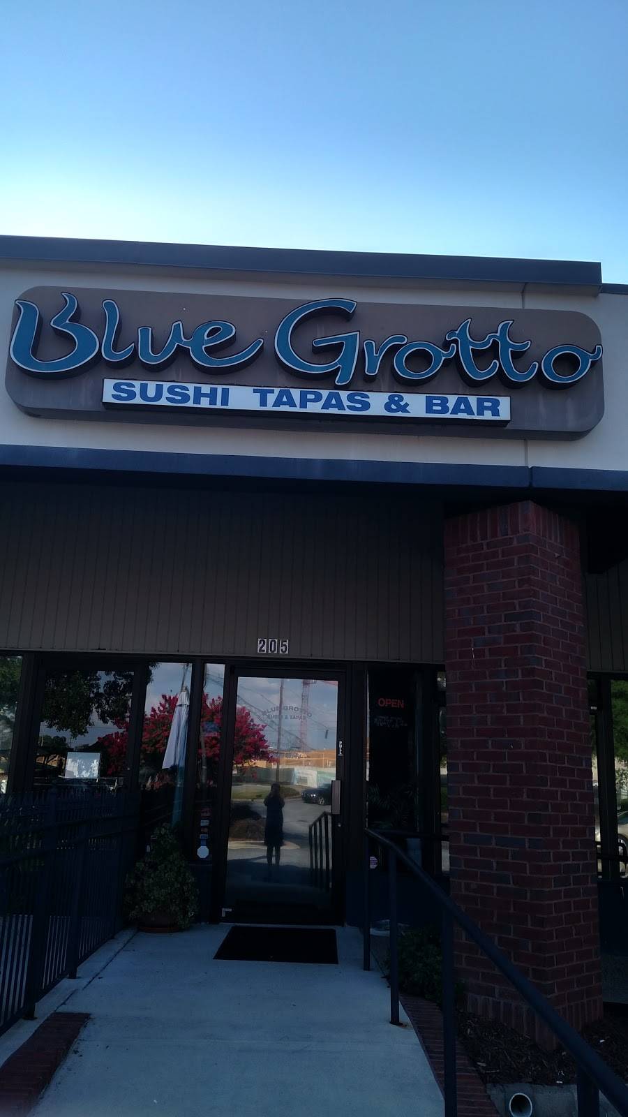Blue Grotto Sushi, Tapas & Bar | restaurant | 220 Sandy Springs Cir Suite 205, Sandy Springs, GA 30328, USA | 6787056688 OR +1 678-705-6688