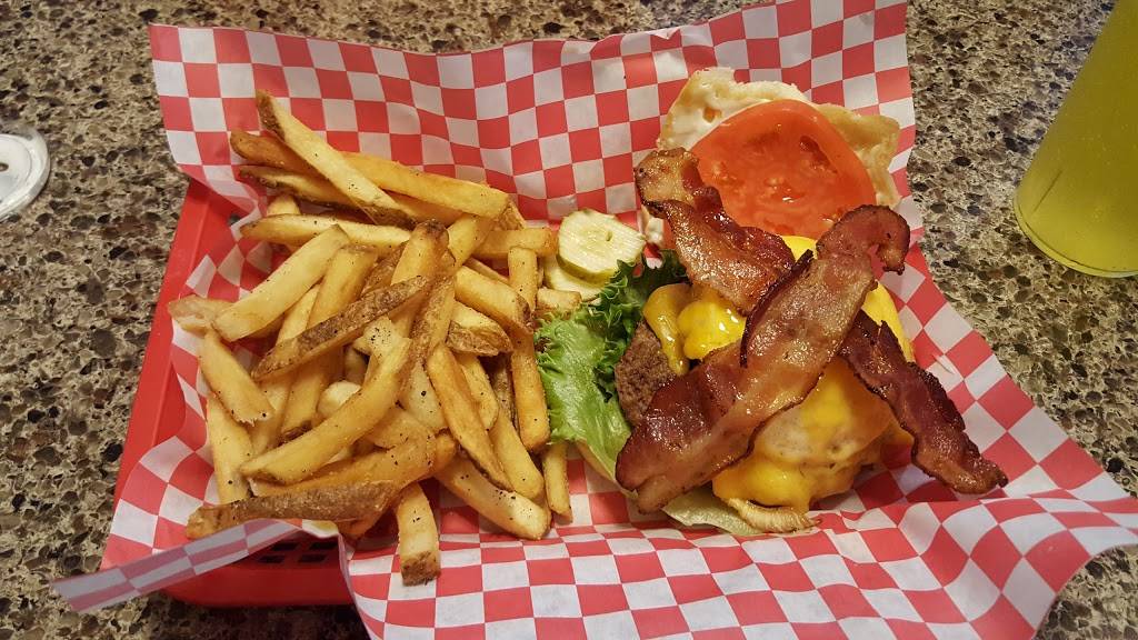 Chandlers Burger Bistro | restaurant | 10533 Harrison Ave, Harrison, OH 45030, USA | 5132020439 OR +1 513-202-0439