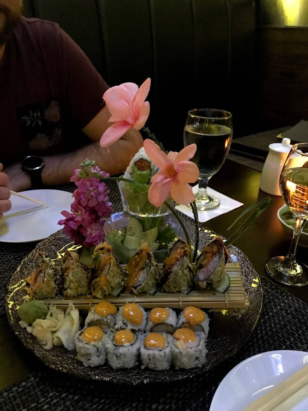 Woow Sushi Lagrange | restaurant | 35 South La Grange Road, La Grange, IL 60525, USA | 7085888888 OR +1 708-588-8888