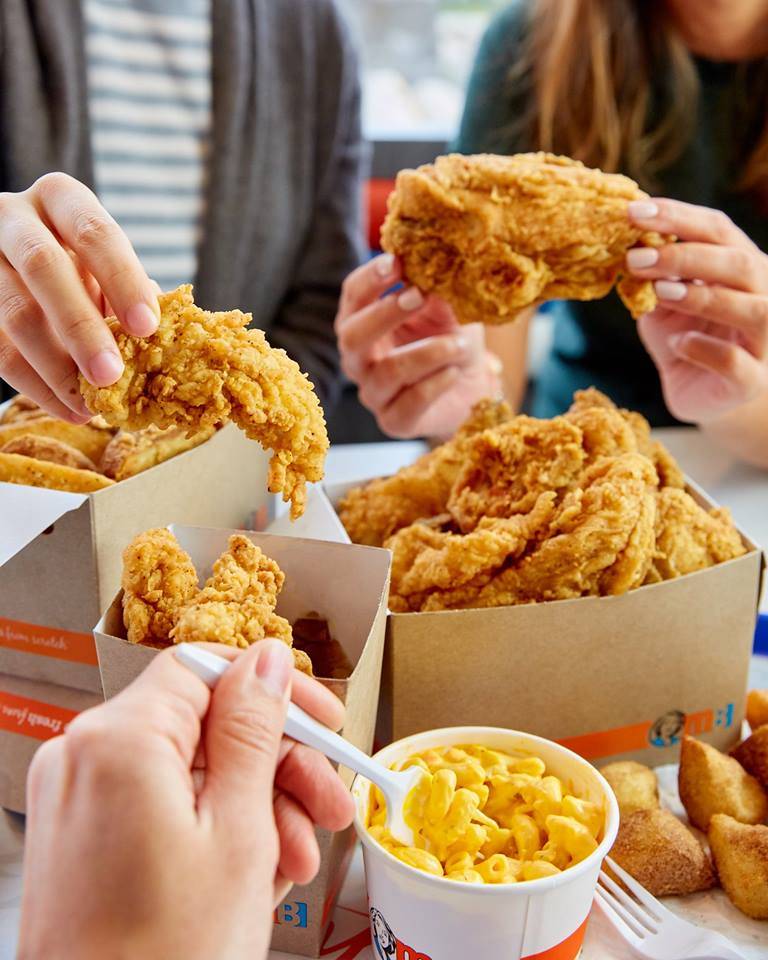 Mary Browns Chicken & Taters | restaurant | 28 Clair Rd W, Guelph, ON N1L 1M7, Canada | 5198217232 OR +1 519-821-7232