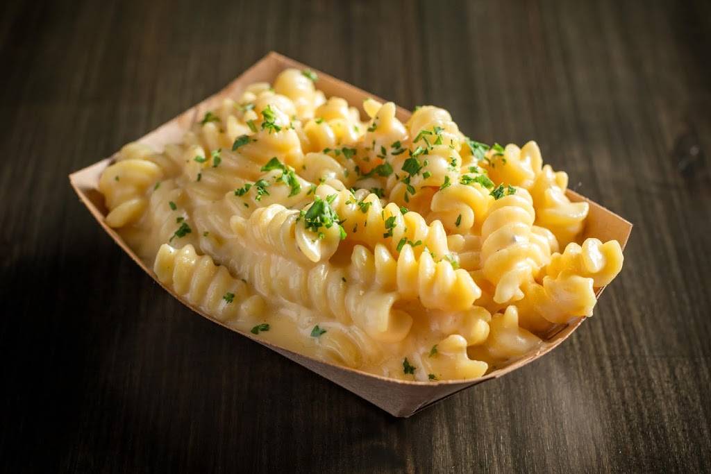 County Barbeque | restaurant | 1352 W Taylor St, Chicago, IL 60607, USA | 3122650836 OR +1 312-265-0836