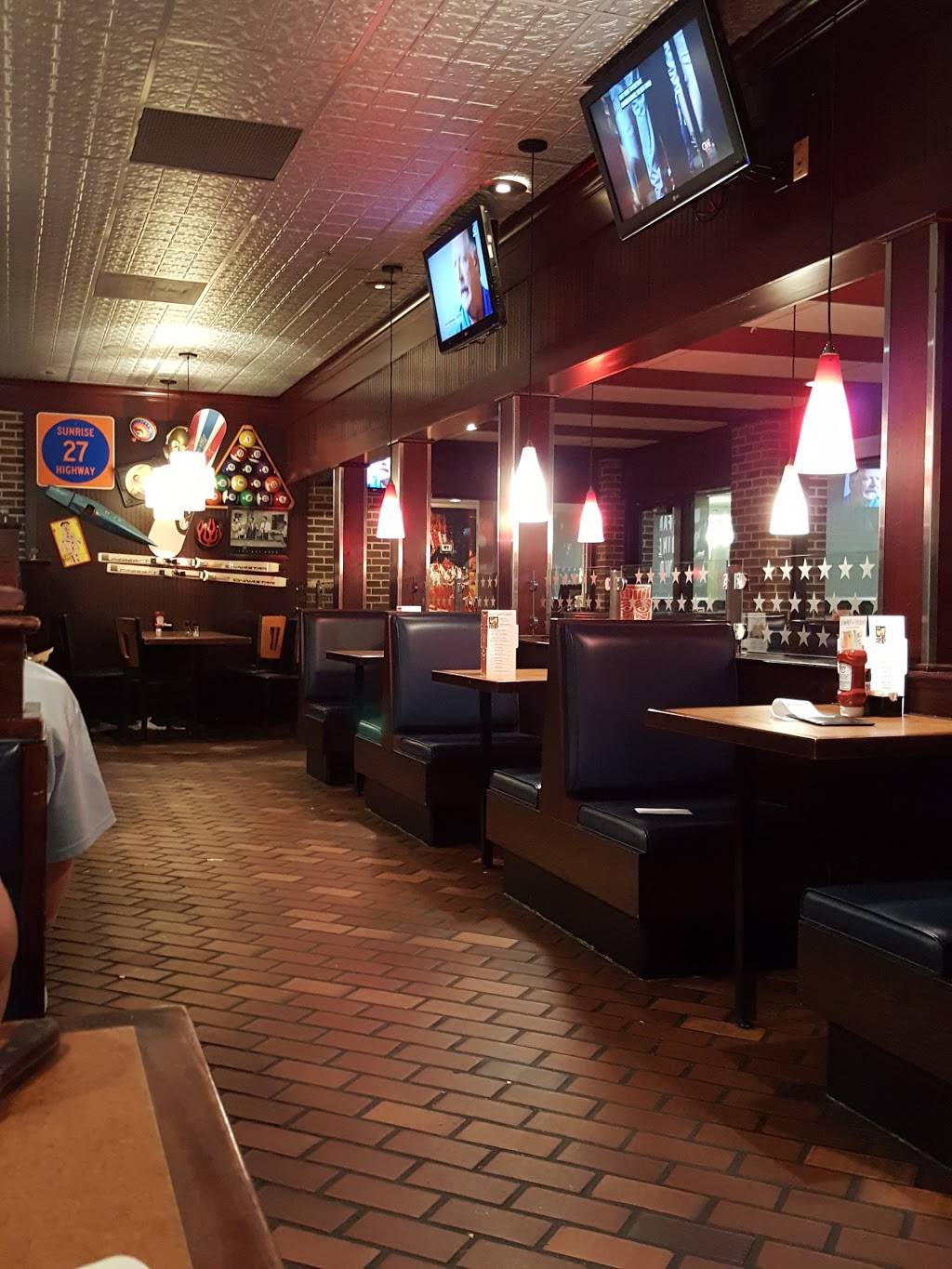 TGI Fridays | restaurant | 11228 Lone Eagle Dr, Bridgeton, MO 63044, USA | 3143448575 OR +1 314-344-8575