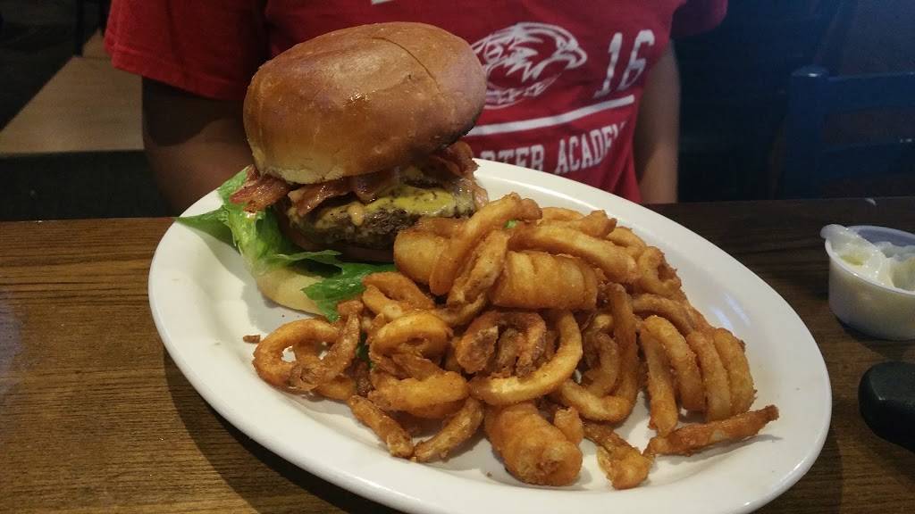 Celebrities Sports Grill | restaurant | 127 W 40th St, San Bernardino, CA 92407, USA | 9098822802 OR +1 909-882-2802