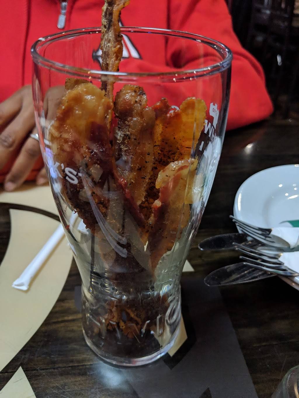 McFaddens Restaurant & Saloon Las Vegas | restaurant | 6593 S Las Vegas Blvd #222, Las Vegas, NV 89119, USA | 7028344400 OR +1 702-834-4400