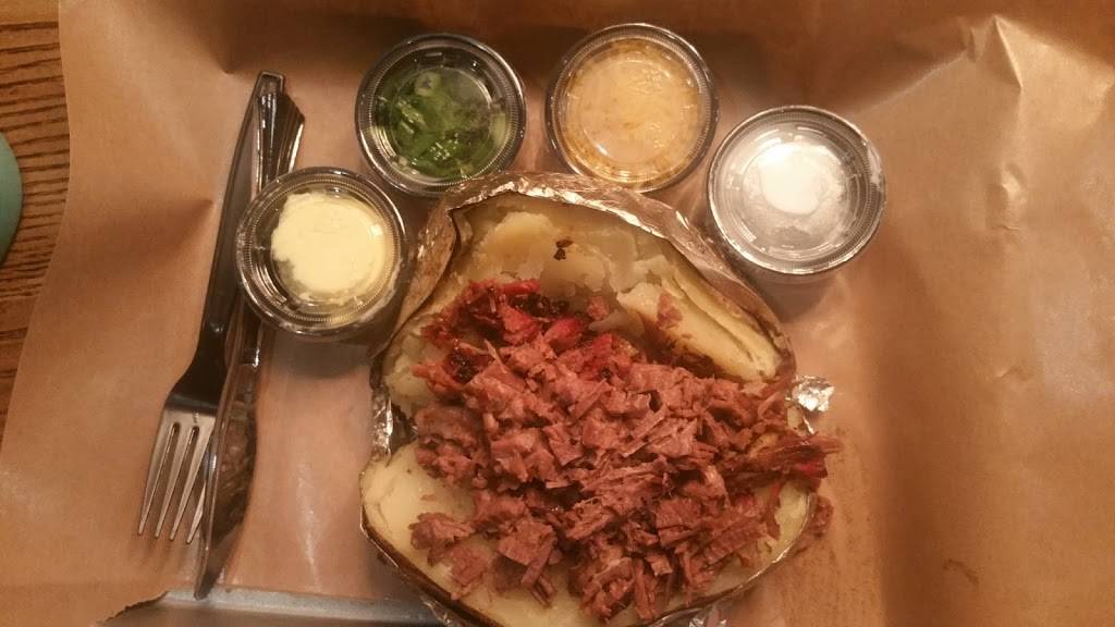 Dickeys Barbecue Pit | restaurant | 58709 Twentynine Palms Highway, Yucca Valley, CA 92284, USA | 7602051310 OR +1 760-205-1310