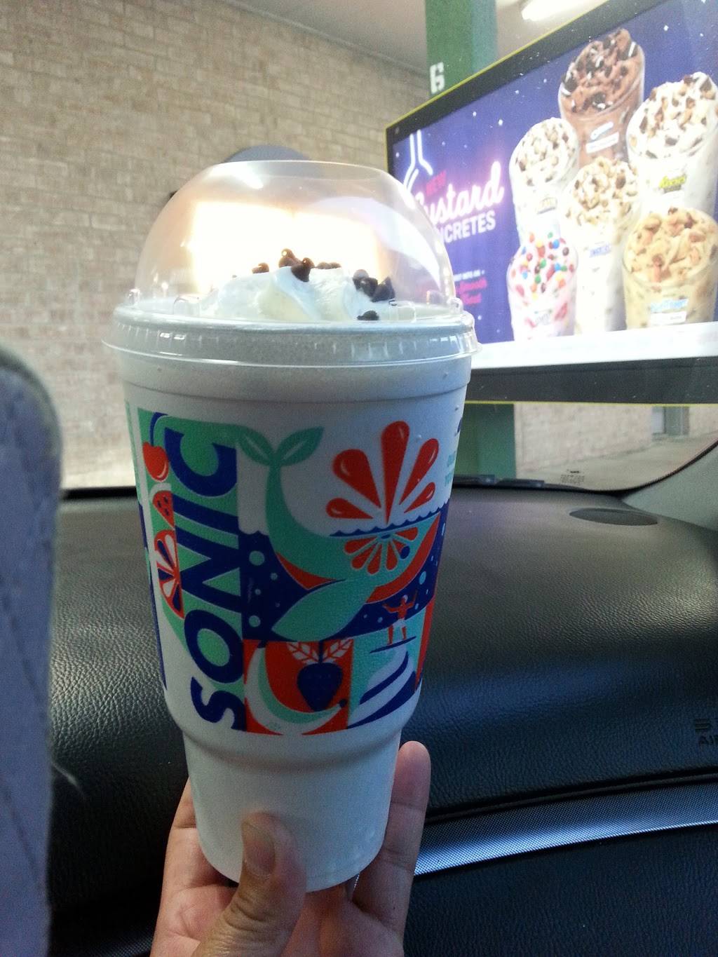 Sonic Drive-In | restaurant | 1100 NE Green Oaks Blvd, Arlington, TX 76006, USA | 8172749028 OR +1 817-274-9028