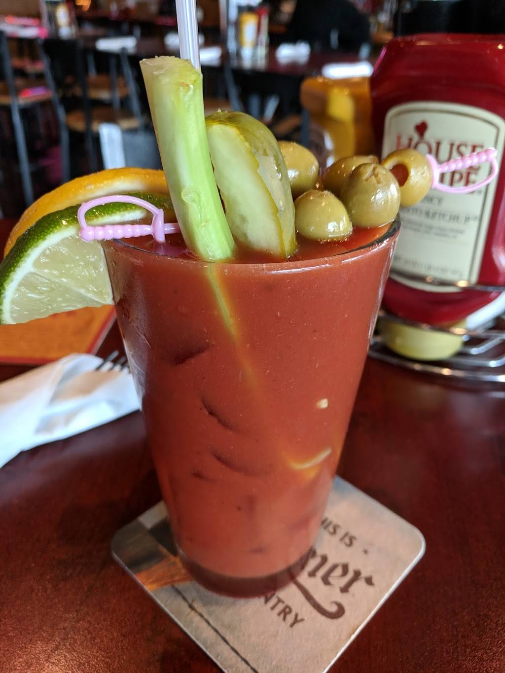 Paulies Pub and Grille | restaurant | 444 N Eola Rd, Aurora, IL 60502, USA | 6304998956 OR +1 630-499-8956