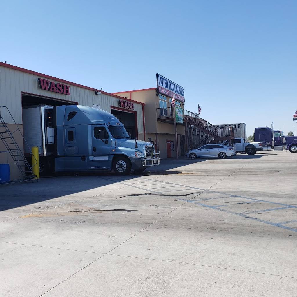 BBQ-4-U & Indian Kitchen | restaurant | 2811 S Blackstone St, Tulare, CA 93274, USA | 5595568921 OR +1 559-556-8921