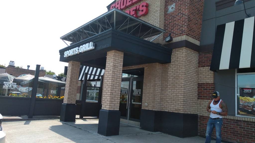 Shoeless Joes Sports Grill | restaurant | 1110 Brookdale Ave, Cornwall, ON K6J 4P4, Canada | 6139356410 OR +1 613-935-6410