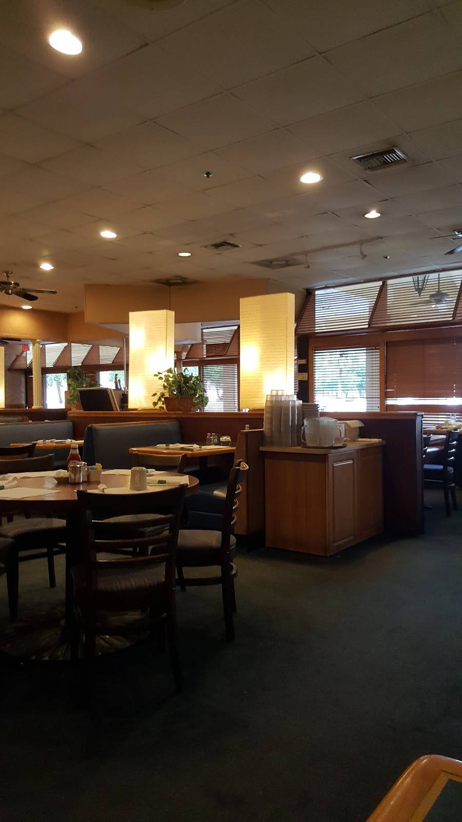 Odyssey Diner | restaurant | 15200 Jog Rd, Delray Beach, FL 33446, USA | 5616389393 OR +1 561-638-9393