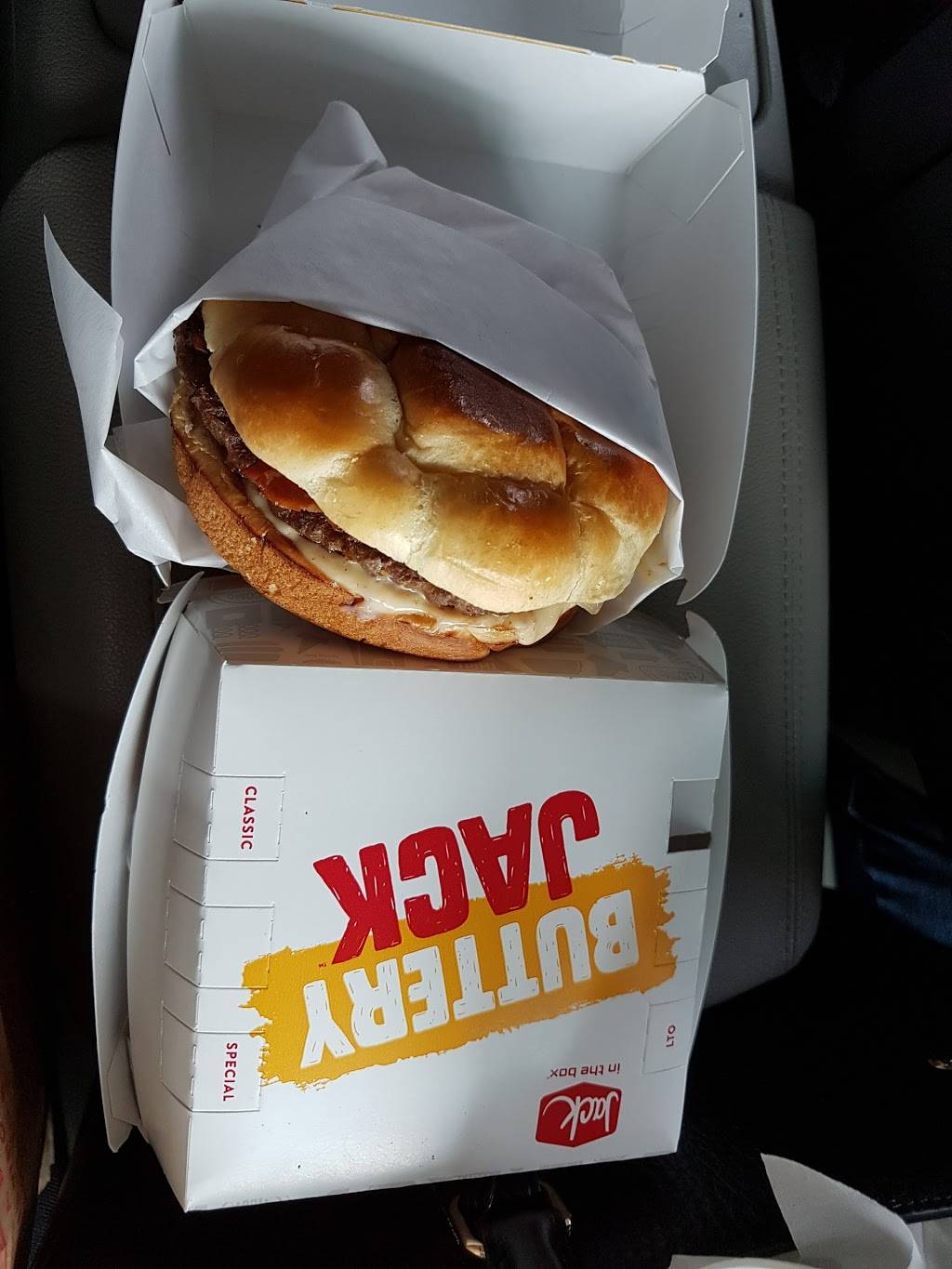 Jack in the Box | restaurant | 5101 W Jefferson Blvd, Los Angeles, CA 90016, USA | 3235250868 OR +1 323-525-0868