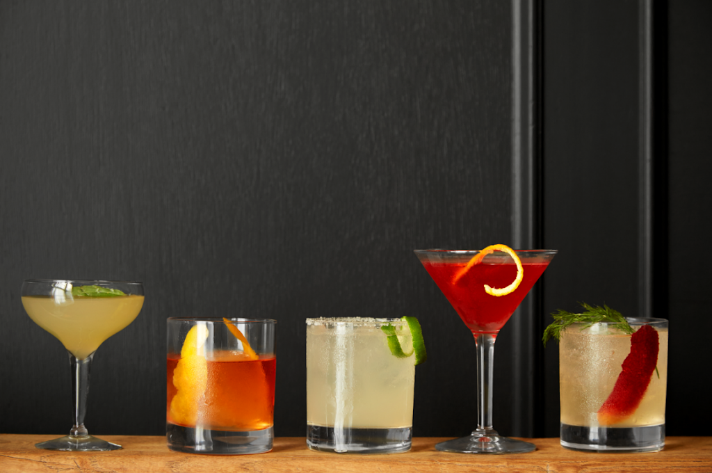 Mad & Vin | restaurant | 1576 Mission Dr, Solvang, CA 93463, USA | 8056977048 OR +1 805-697-7048