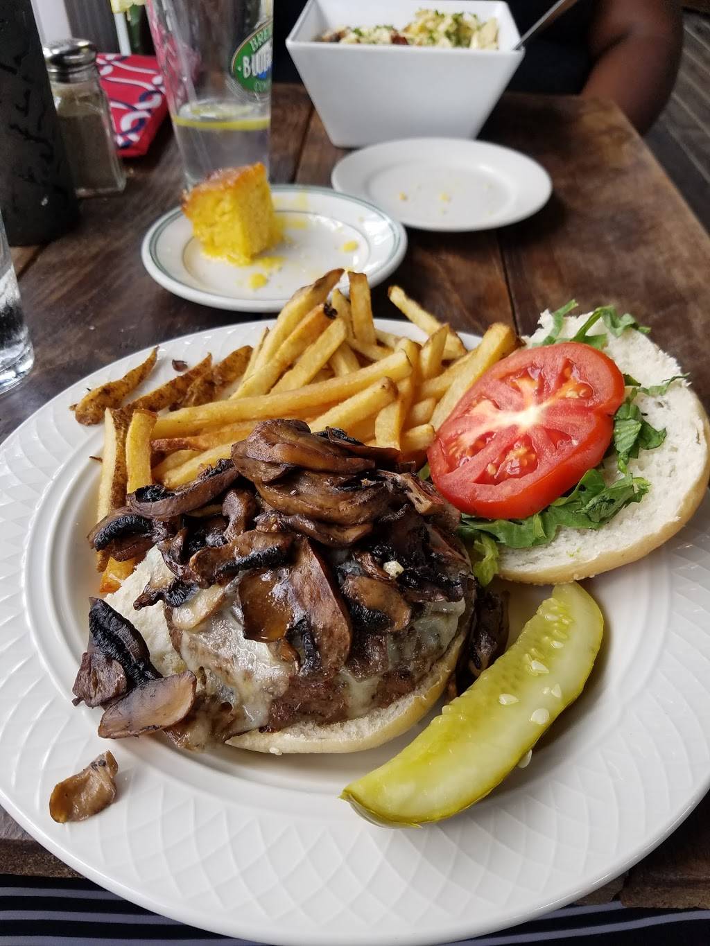 Front Porch & Barts Tavern | restaurant | 5924 N Florida Ave, Tampa, FL 33604, USA | 8132375511 OR +1 813-237-5511