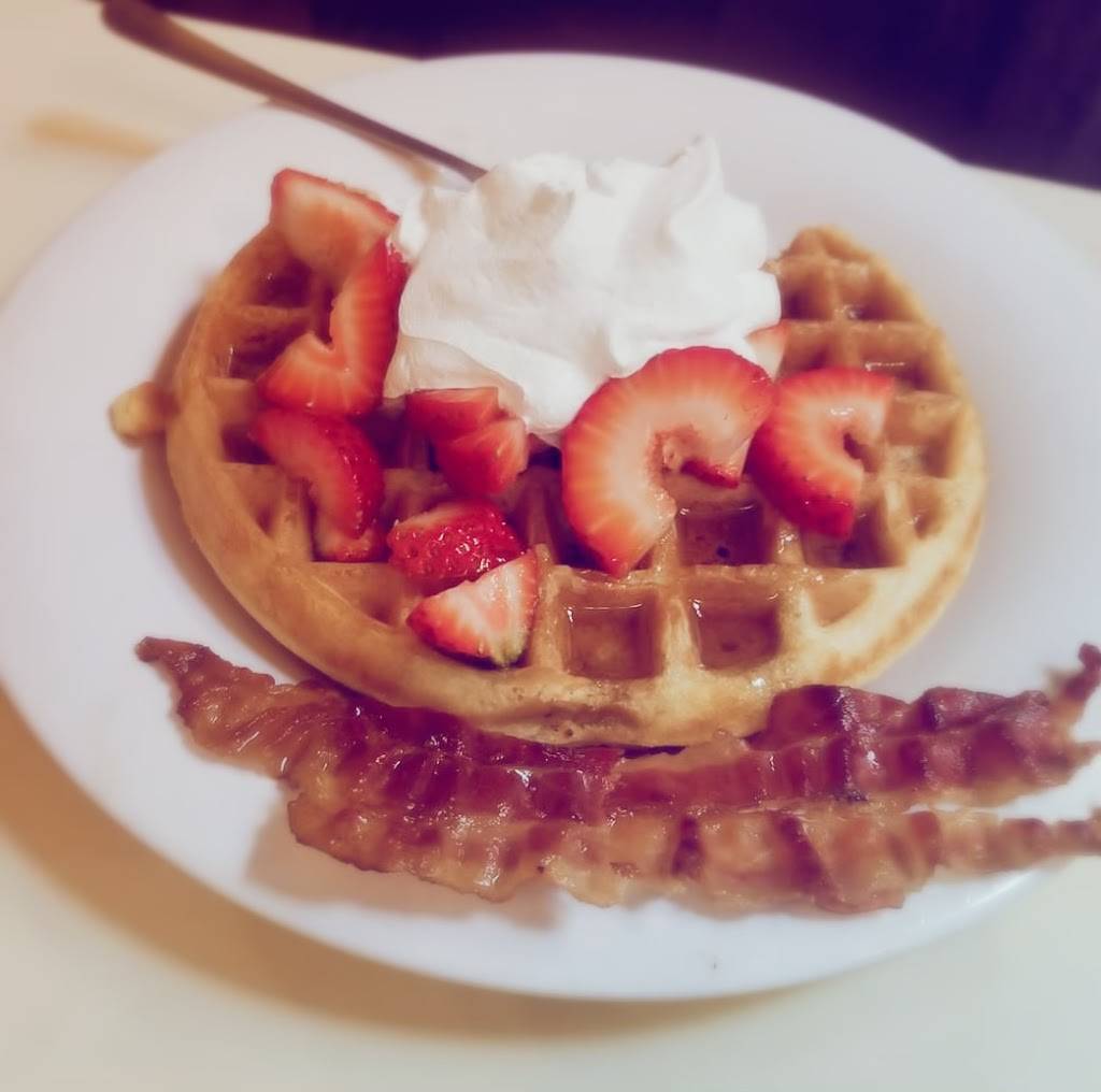 Green Front | restaurant | 2341 E Carson St, Pittsburgh, PA 15203, USA | 4124883140 OR +1 412-488-3140