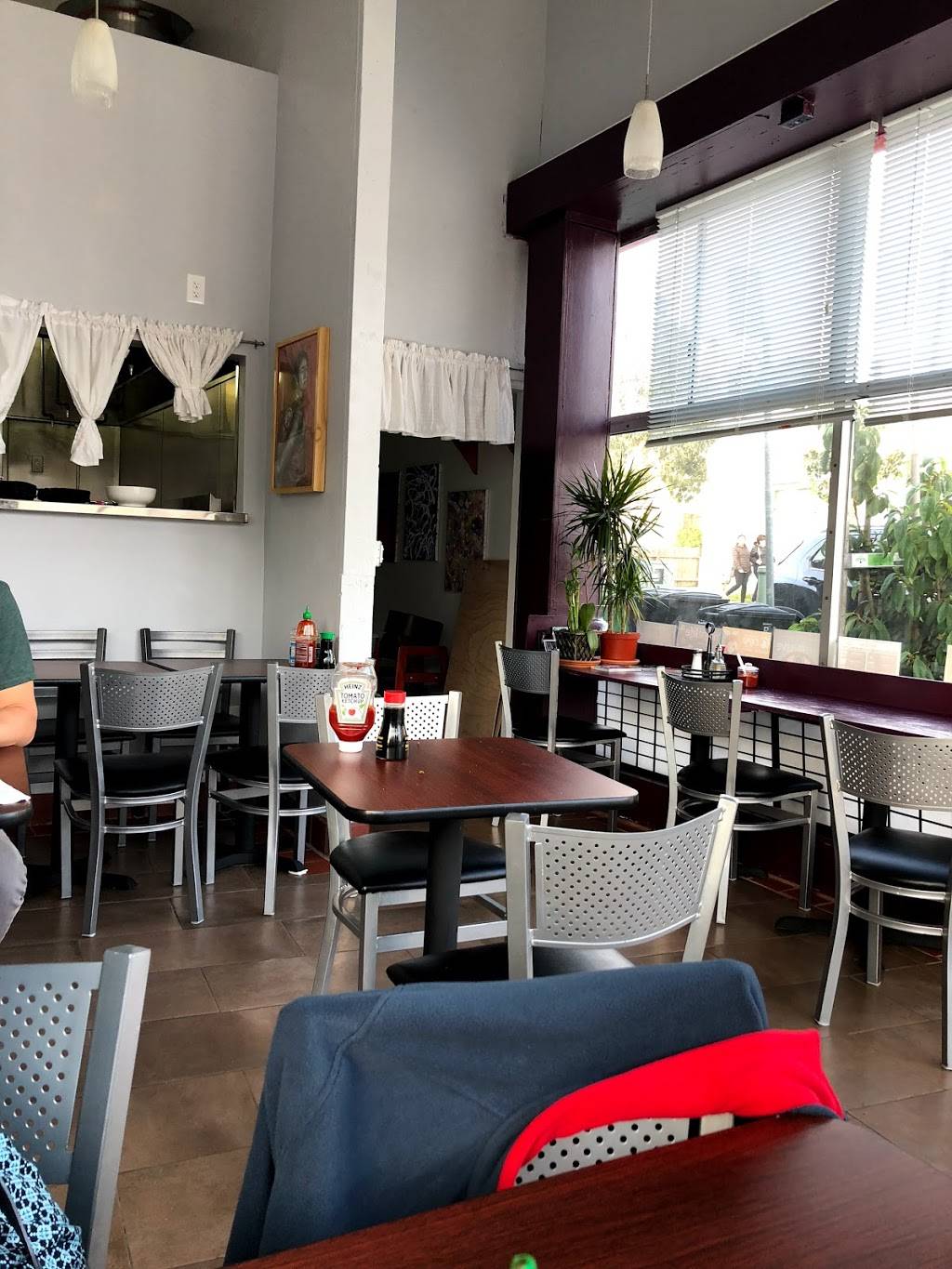 Go Go 7 | restaurant | 1300 Ocean Ave, San Francisco, CA 94112, USA | 4153334344 OR +1 415-333-4344