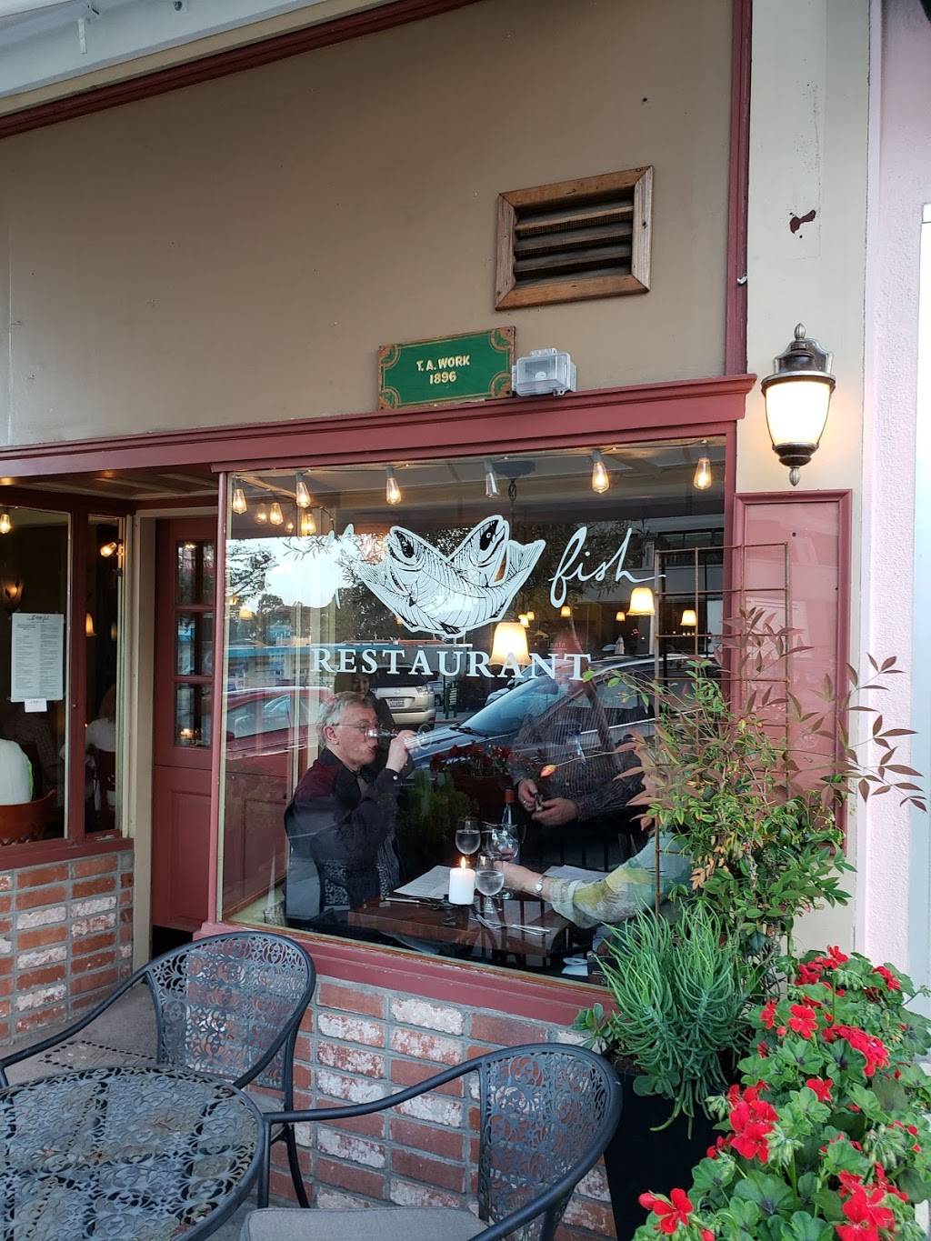 Wild Fish Restaurant | restaurant | 545 Lighthouse Ave, Pacific Grove, CA 93950, USA | 8313738523 OR +1 831-373-8523