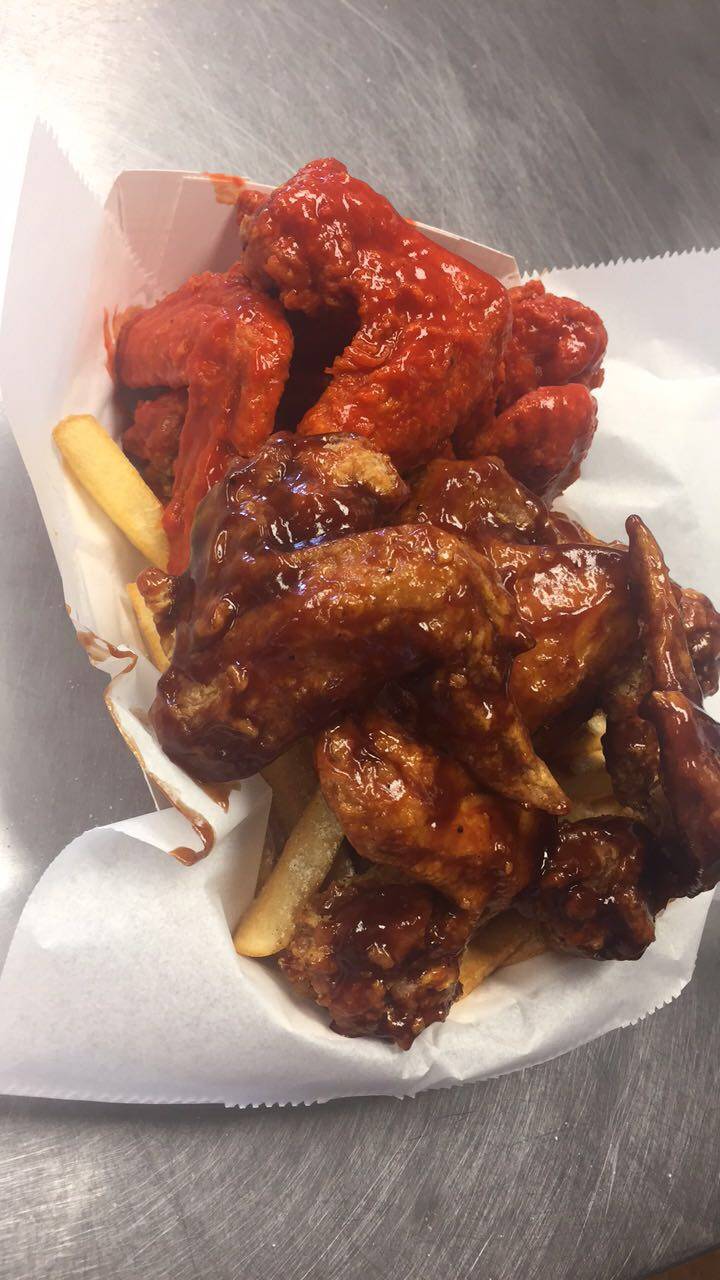 Sharks Fish | restaurant | 3900 W Madison St, Chicago, IL 60624, USA | 7736385500 OR +1 773-638-5500