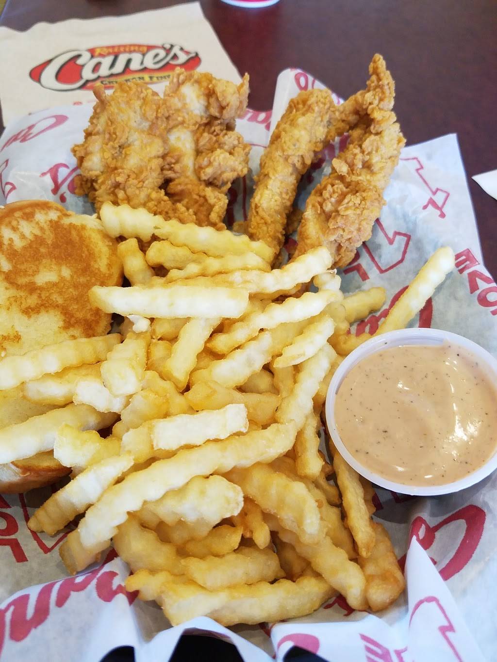 Raising Canes Chicken Fingers | meal takeaway | 1130 Alameda St, Norman, OK 73071, USA | 4053079618 OR +1 405-307-9618